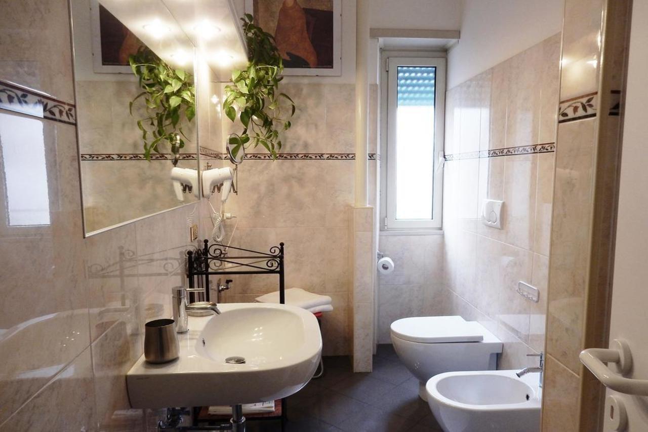 Romulus Rex Otel Dış mekan fotoğraf