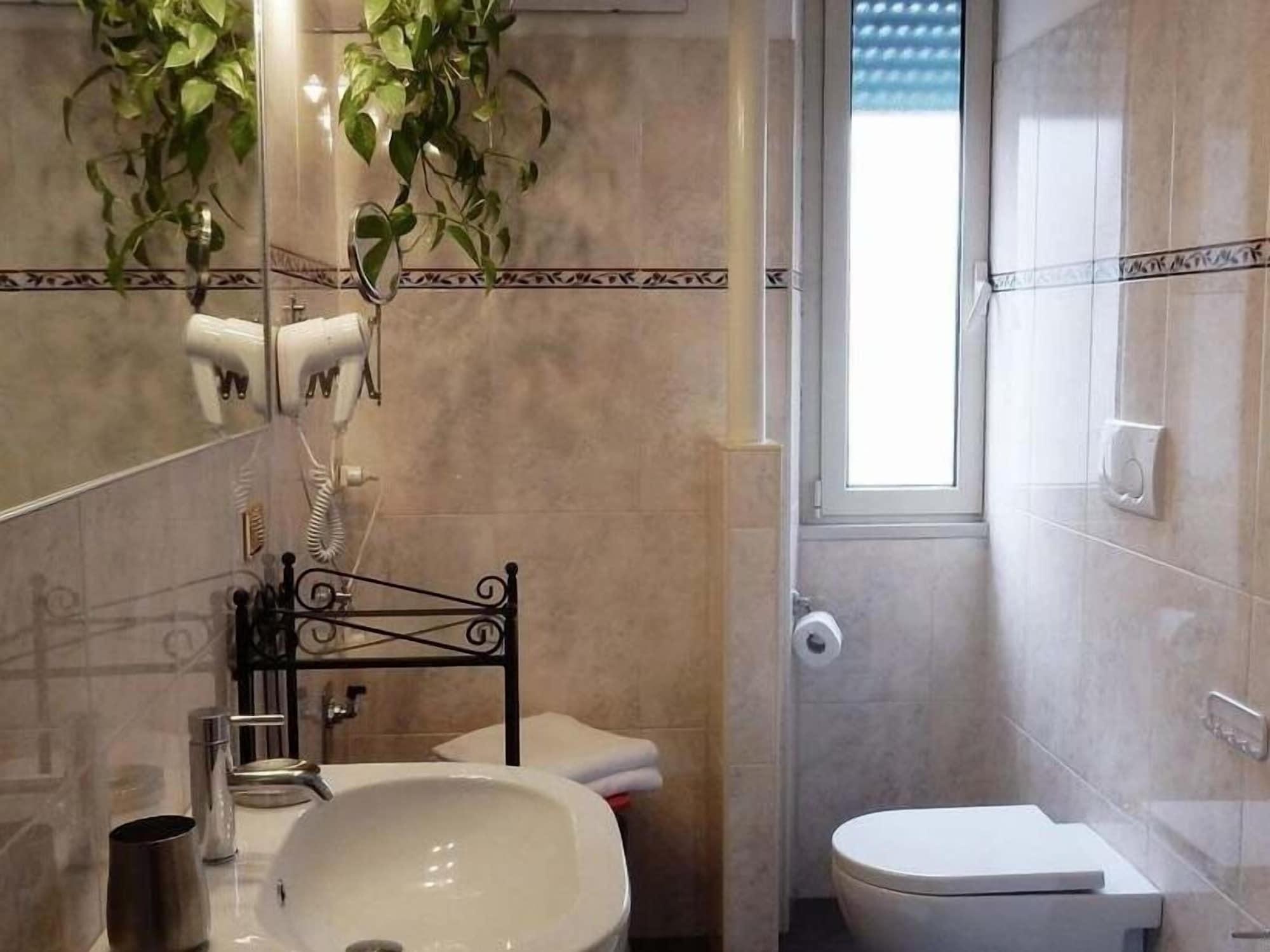 Romulus Rex Otel Dış mekan fotoğraf