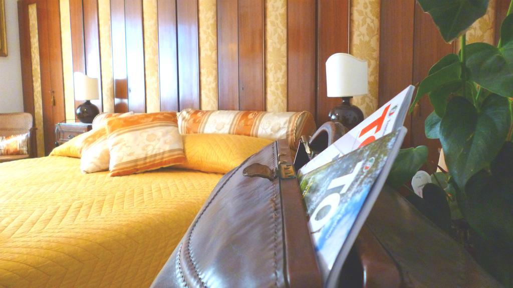Romulus Rex Otel Dış mekan fotoğraf